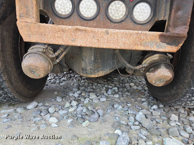 image for item YA2656 2009 Peterbilt 365 dump truck