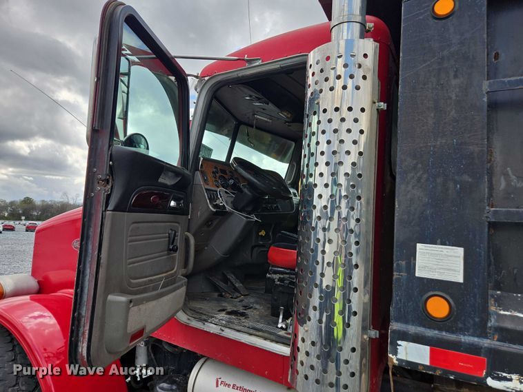 image for item YA2656 2009 Peterbilt 365 dump truck