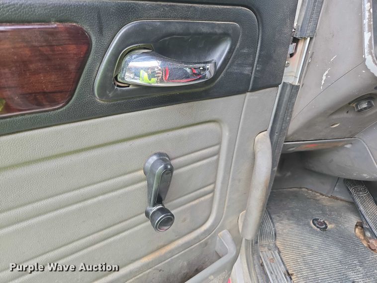 image for item YA2656 2009 Peterbilt 365 dump truck