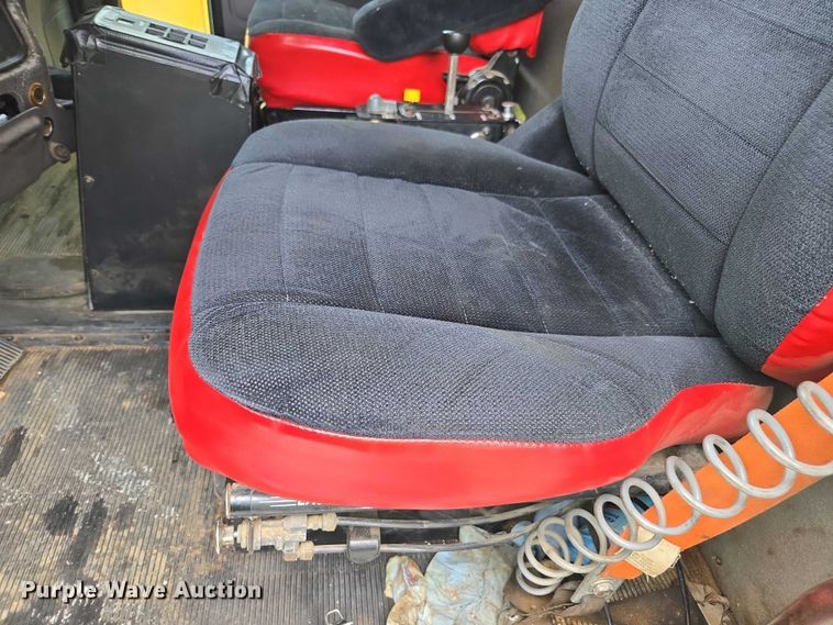 image for item YA2656 2009 Peterbilt 365 dump truck