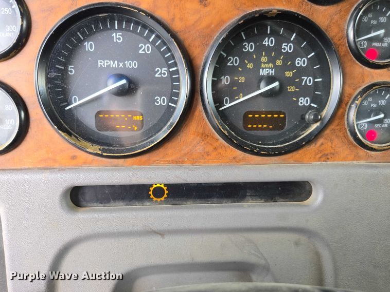 image for item YA2656 2009 Peterbilt 365 dump truck