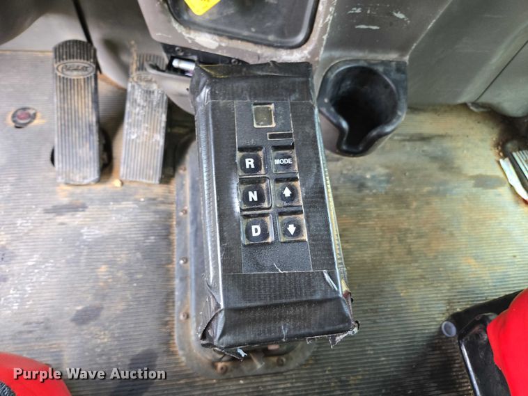 image for item YA2656 2009 Peterbilt 365 dump truck
