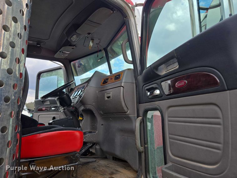 image for item YA2656 2009 Peterbilt 365 dump truck