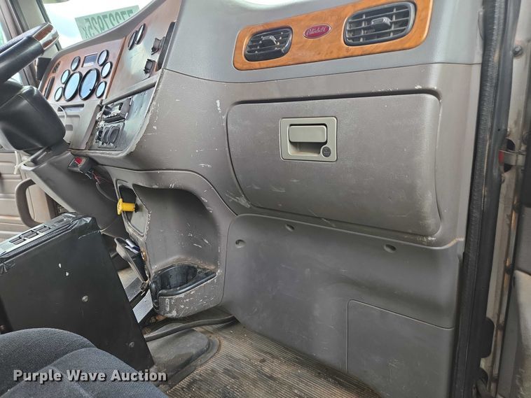 image for item YA2656 2009 Peterbilt 365 dump truck