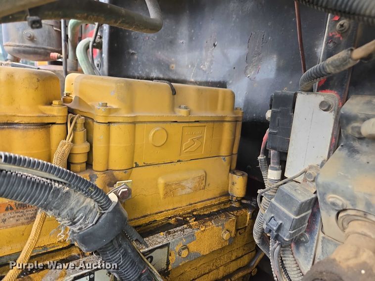 image for item YA2656 2009 Peterbilt 365 dump truck
