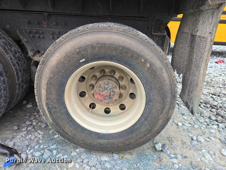 image for item YA2656 2009 Peterbilt 365 dump truck