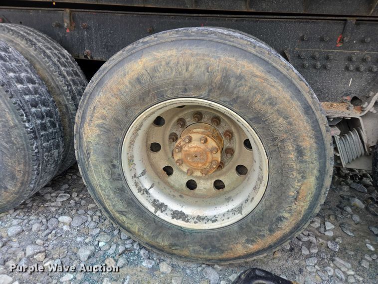 image for item YA2656 2009 Peterbilt 365 dump truck