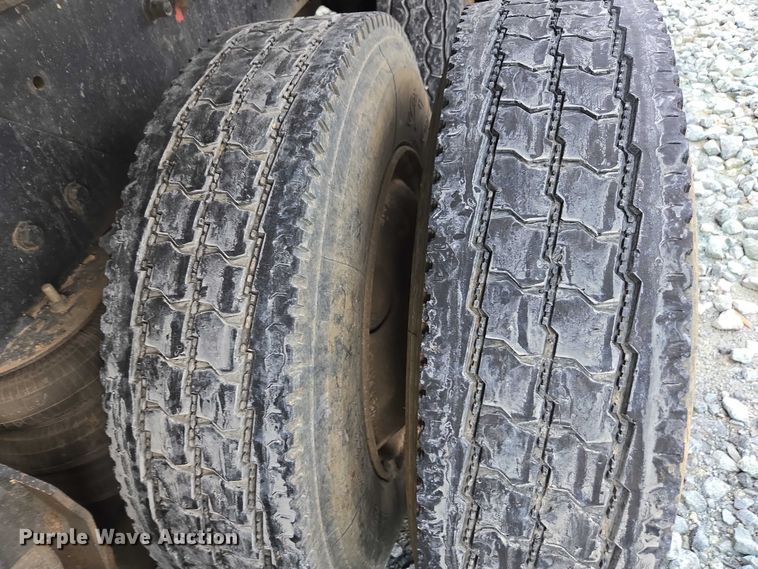 image for item YA2656 2009 Peterbilt 365 dump truck