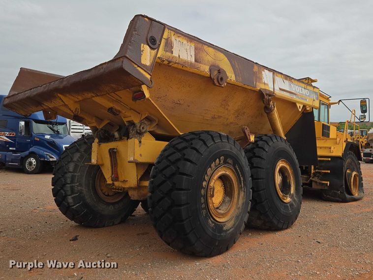 image for item YA2770 2000 Volvo A40 articulated haul truck