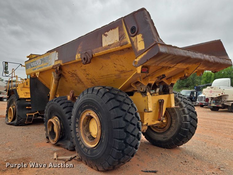 image for item YA2770 2000 Volvo A40 articulated haul truck