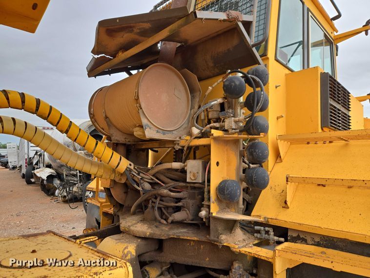 image for item YA2770 2000 Volvo A40 articulated haul truck