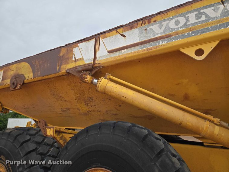 image for item YA2770 2000 Volvo A40 articulated haul truck