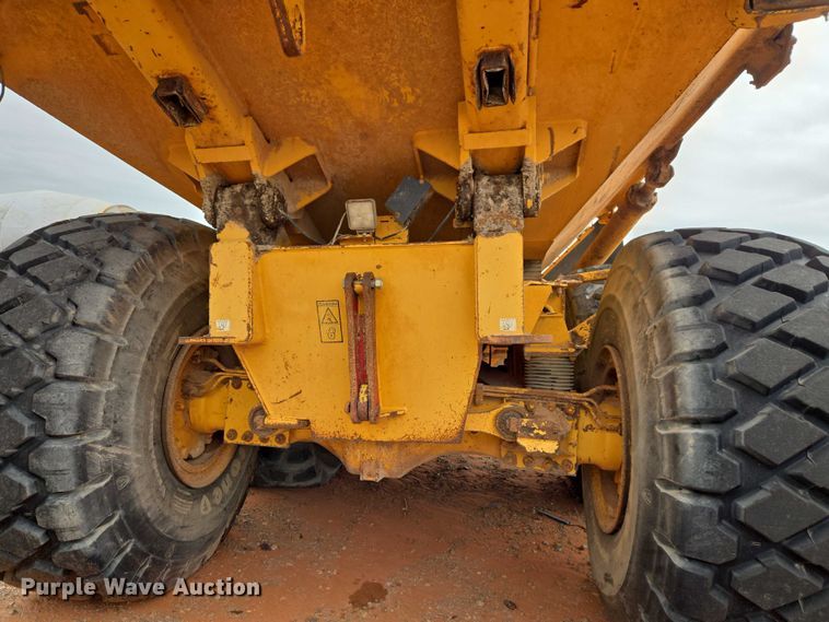 image for item YA2770 2000 Volvo A40 articulated haul truck