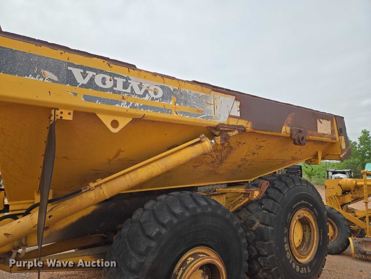 image for item YA2770 2000 Volvo A40 articulated haul truck