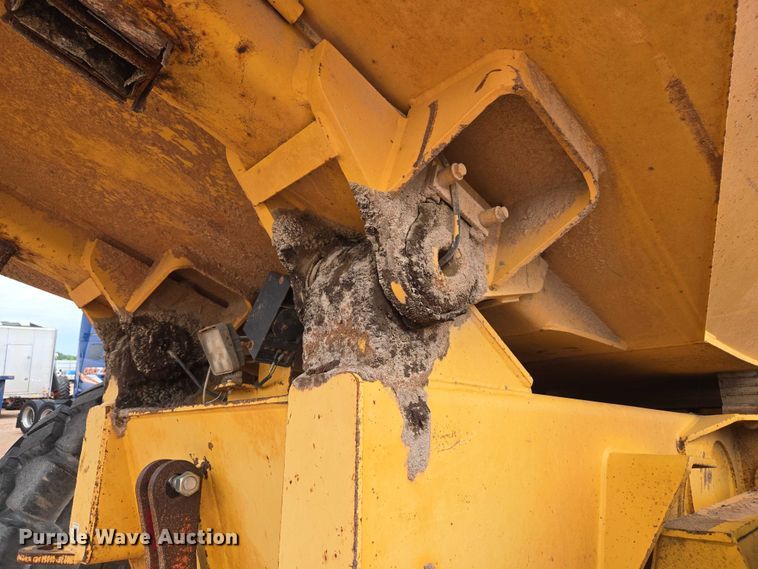 image for item YA2770 2000 Volvo A40 articulated haul truck