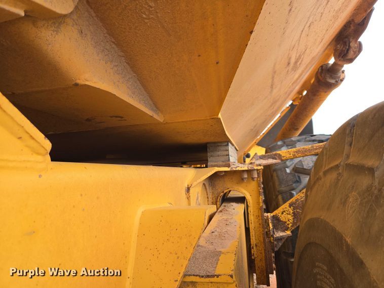 image for item YA2770 2000 Volvo A40 articulated haul truck