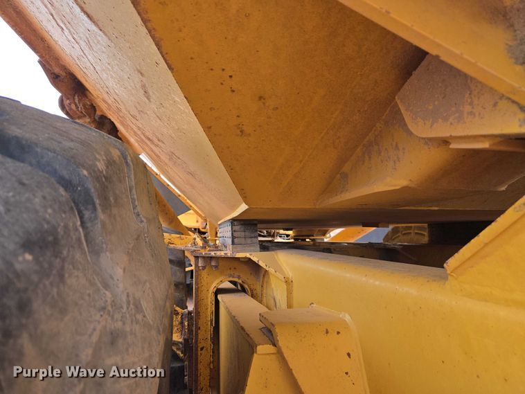 image for item YA2770 2000 Volvo A40 articulated haul truck