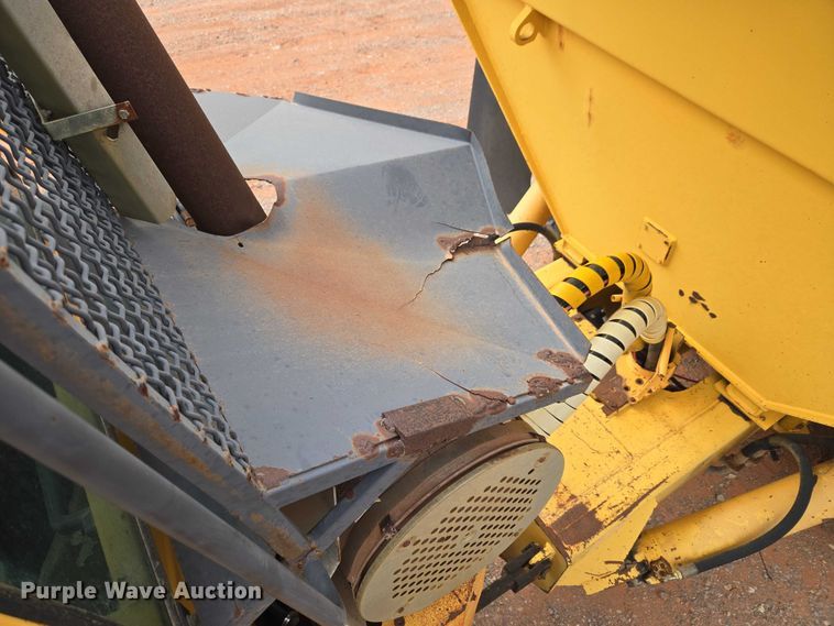 image for item YA2770 2000 Volvo A40 articulated haul truck