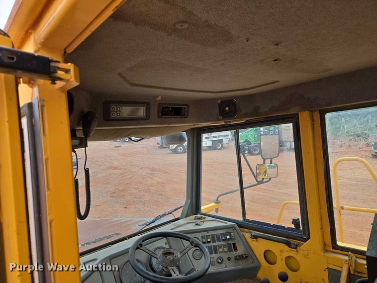 image for item YA2770 2000 Volvo A40 articulated haul truck