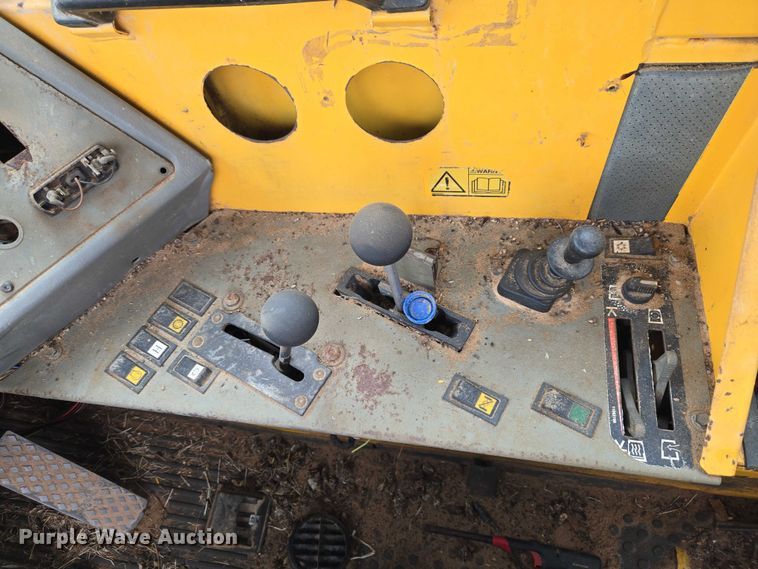 image for item YA2770 2000 Volvo A40 articulated haul truck