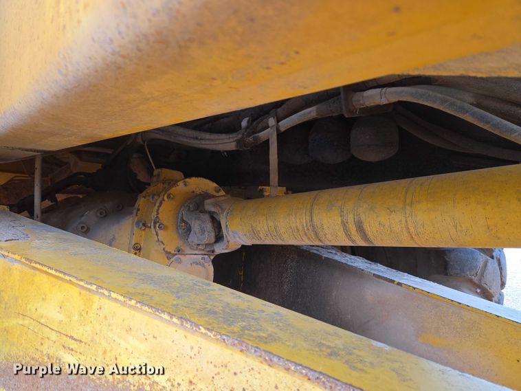 image for item YA2770 2000 Volvo A40 articulated haul truck