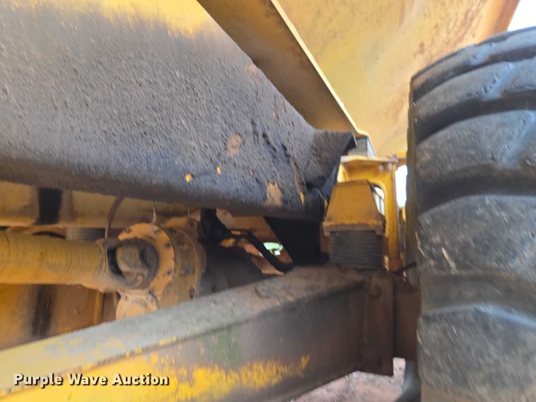 image for item YA2770 2000 Volvo A40 articulated haul truck