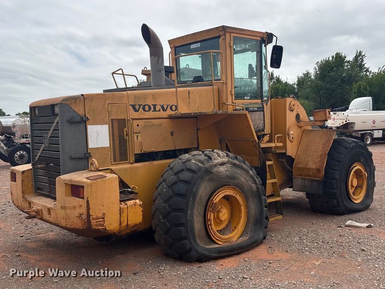 image for item YA2772 1999 Volvo L180C wheel loader