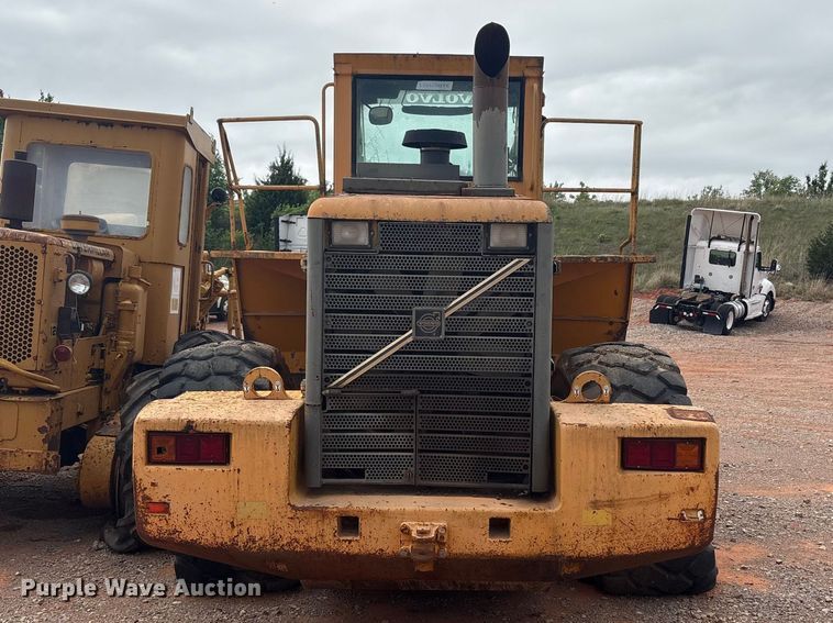 image for item YA2772 1999 Volvo L180C wheel loader