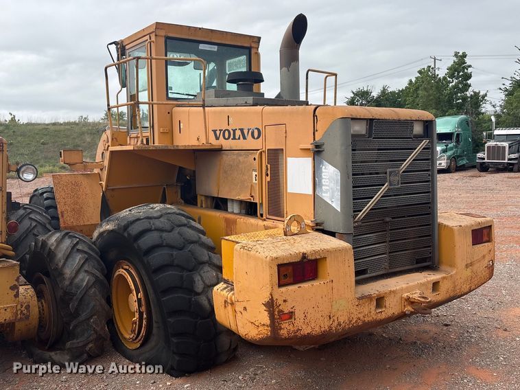 image for item YA2772 1999 Volvo L180C wheel loader