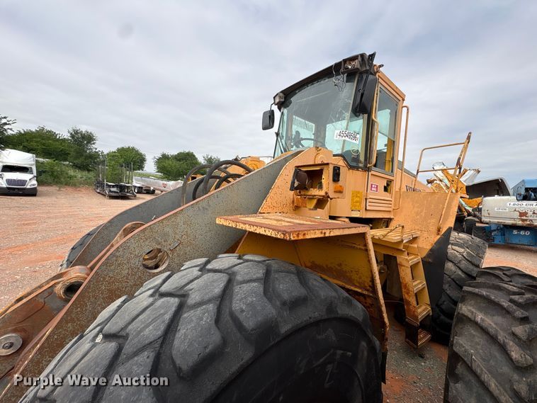 image for item YA2772 1999 Volvo L180C wheel loader