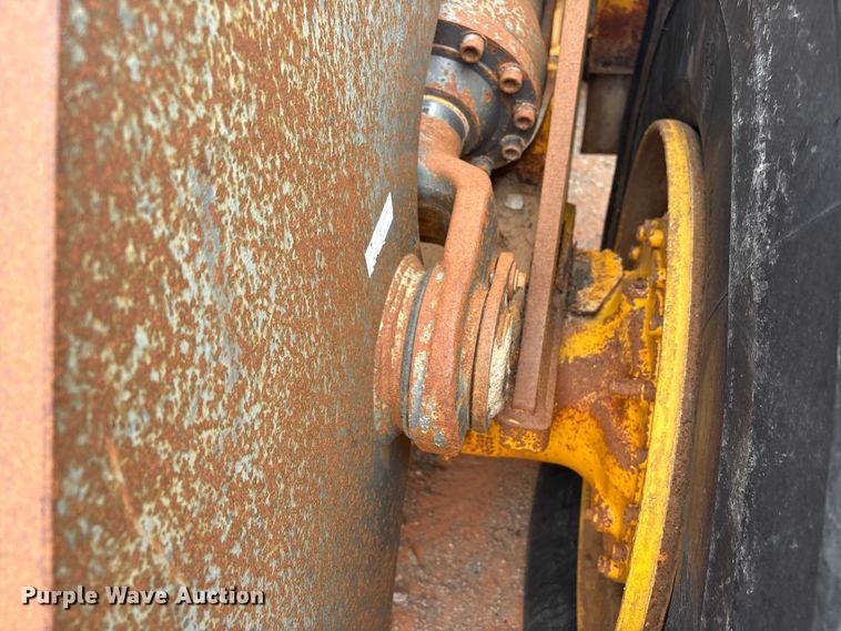 image for item YA2772 1999 Volvo L180C wheel loader