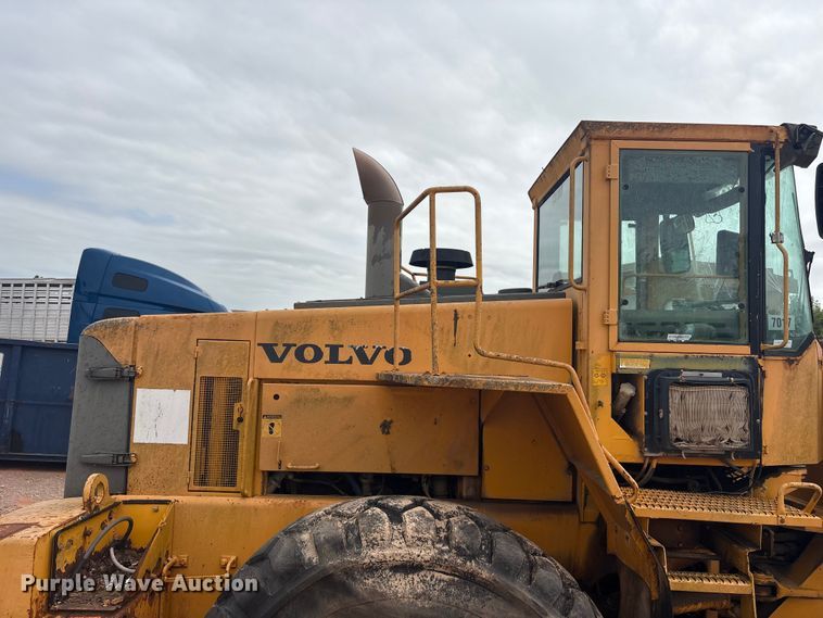 image for item YA2772 1999 Volvo L180C wheel loader