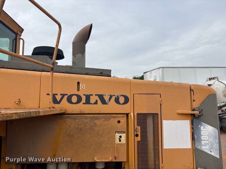 image for item YA2772 1999 Volvo L180C wheel loader