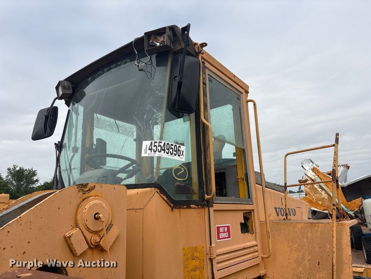 image for item YA2772 1999 Volvo L180C wheel loader
