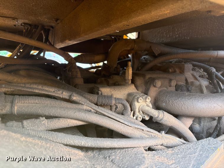 image for item YA2772 1999 Volvo L180C wheel loader