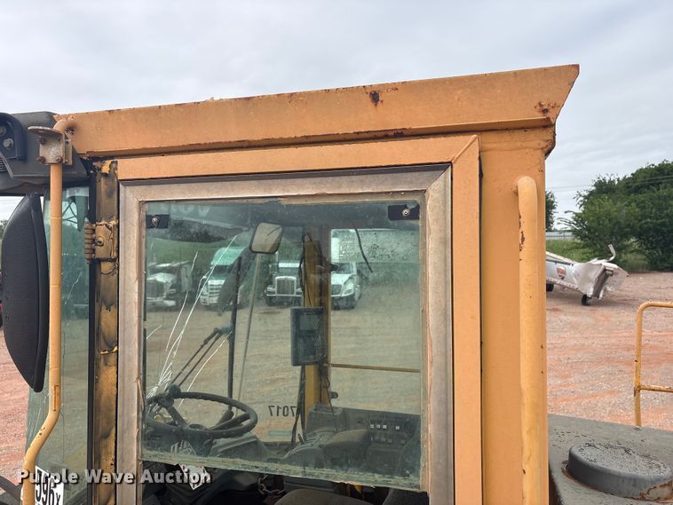 image for item YA2772 1999 Volvo L180C wheel loader
