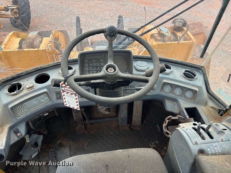 image for item YA2772 1999 Volvo L180C wheel loader