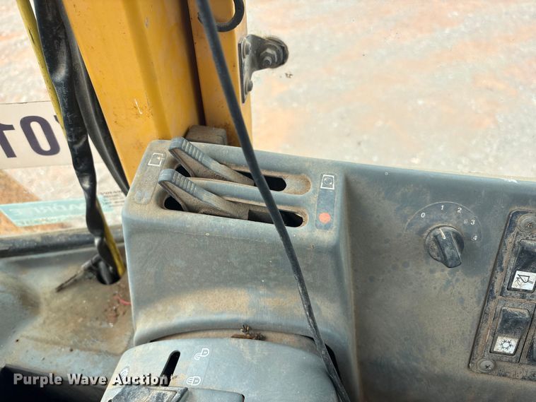 image for item YA2772 1999 Volvo L180C wheel loader