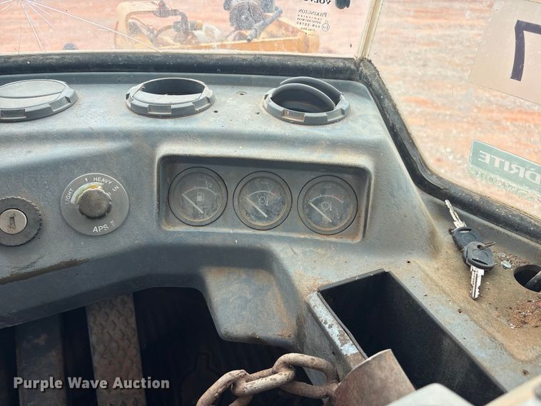 image for item YA2772 1999 Volvo L180C wheel loader