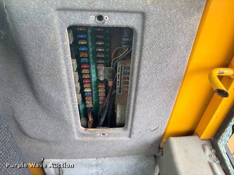 image for item YA2772 1999 Volvo L180C wheel loader
