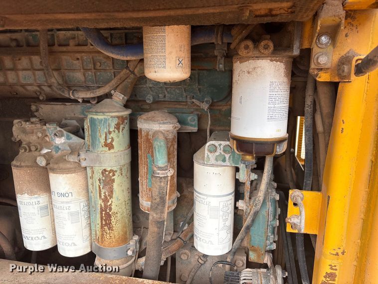 image for item YA2772 1999 Volvo L180C wheel loader