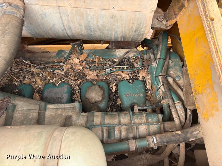 image for item YA2772 1999 Volvo L180C wheel loader