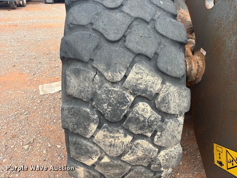 image for item YA2772 1999 Volvo L180C wheel loader