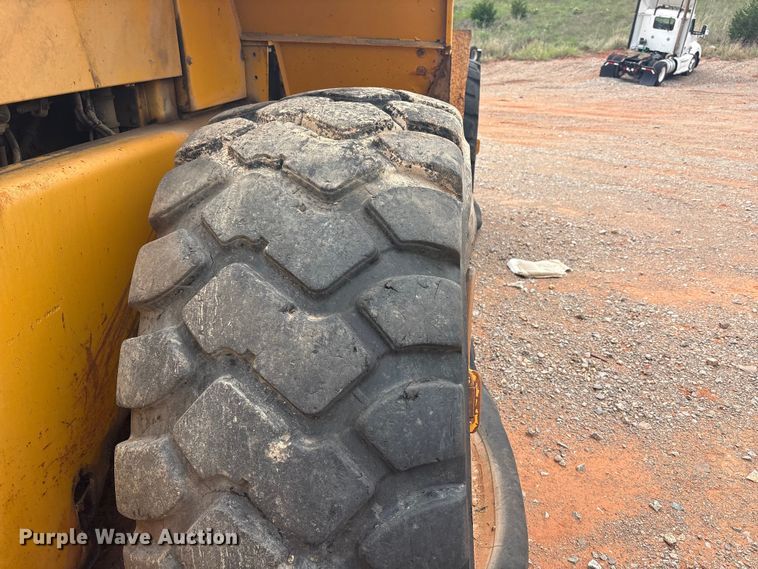 image for item YA2772 1999 Volvo L180C wheel loader