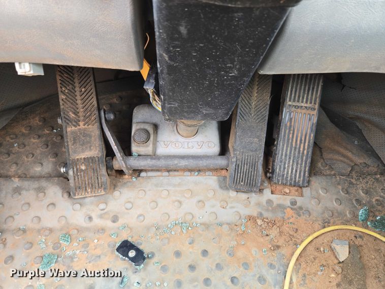 image for item YA2777 Volvo L180E wheel loader