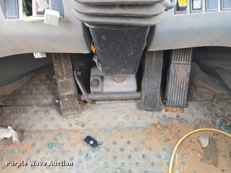 image for item YA2777 Volvo L180E wheel loader