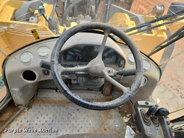 image for item YA2778 2009 Volvo L180F wheel loader