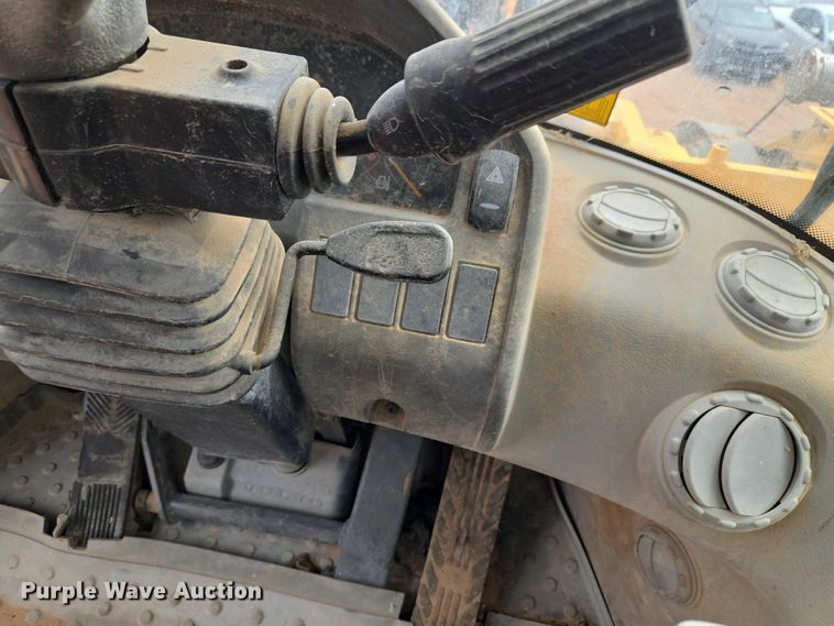 image for item YA2778 2009 Volvo L180F wheel loader