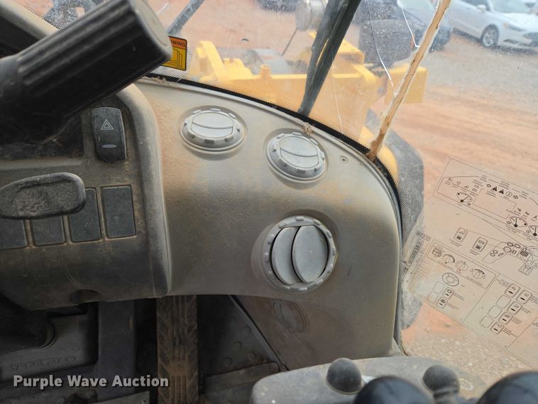 image for item YA2778 2009 Volvo L180F wheel loader