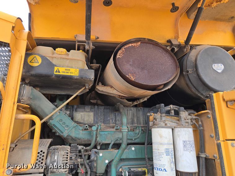image for item YA2778 2009 Volvo L180F wheel loader